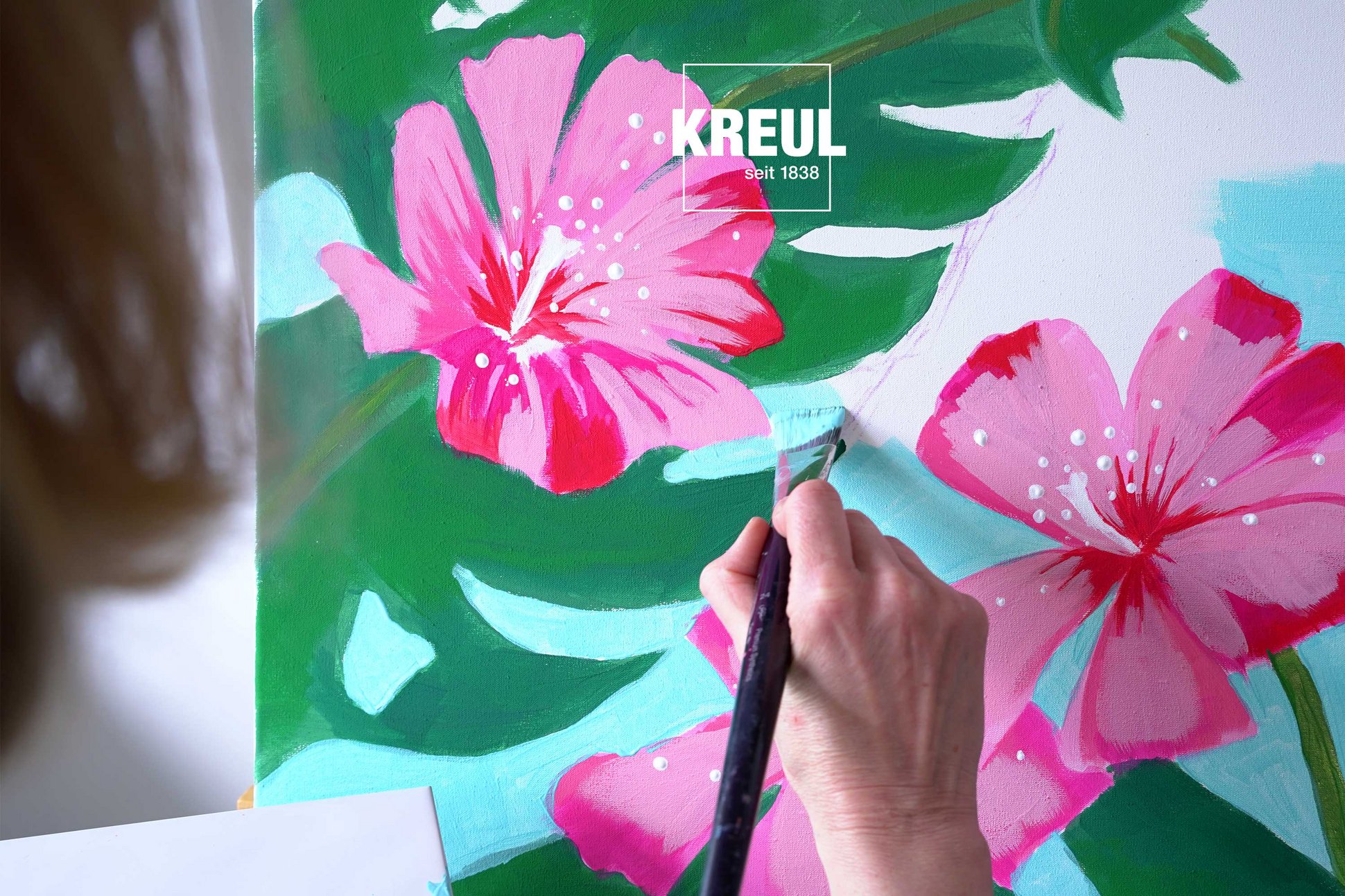 Hintergrund malen bei Hibiskus Blüten Kunstwerk mit Acrylfarbe