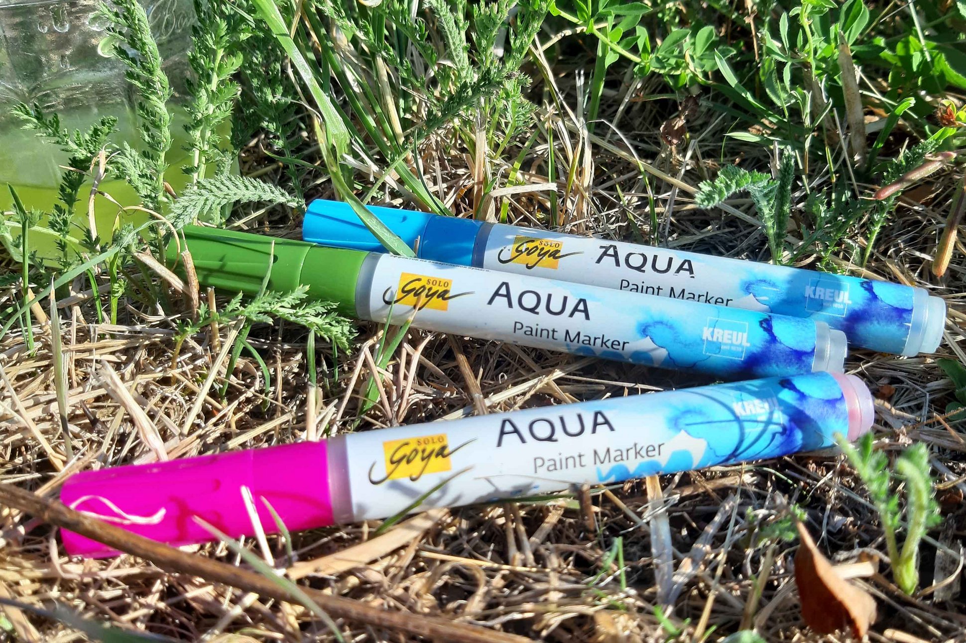 SOLO GOYA Aqua Paint Marker im Gras 