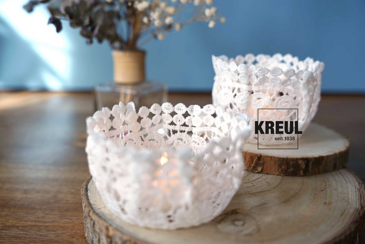 Windlicht aus Spitzen-Decke gebastelt