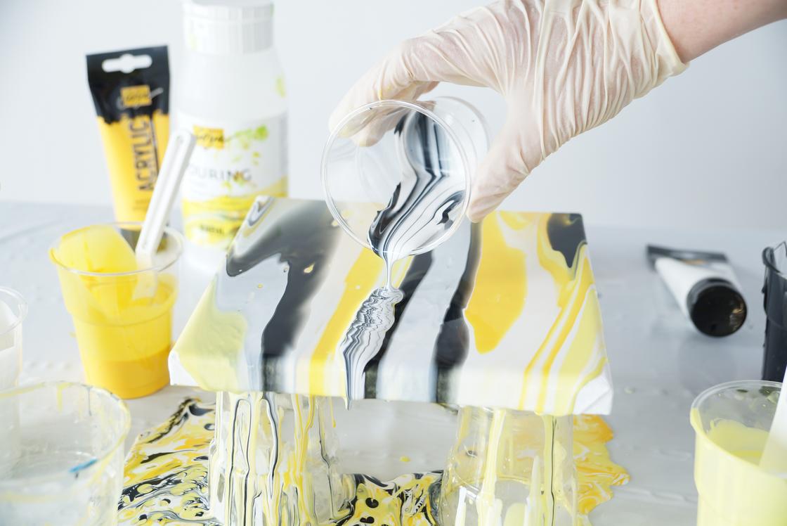 Das neue SOLO GOYA Pouring Fluid