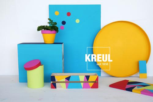 Bunte DIY Deko mit KREUL Acryl Mattfarbe angemalt