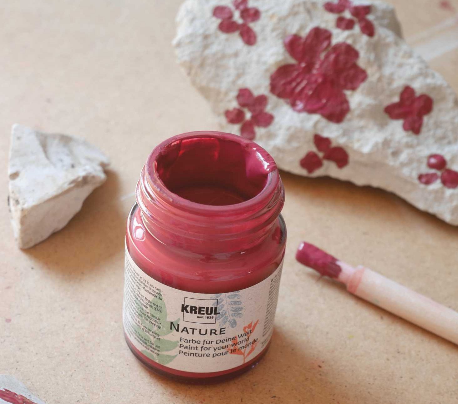 DIY natürlich nachhaltig Farbe KREUL kreativ KREUL Nature Granatapfel rot gestalten anmalen Natur