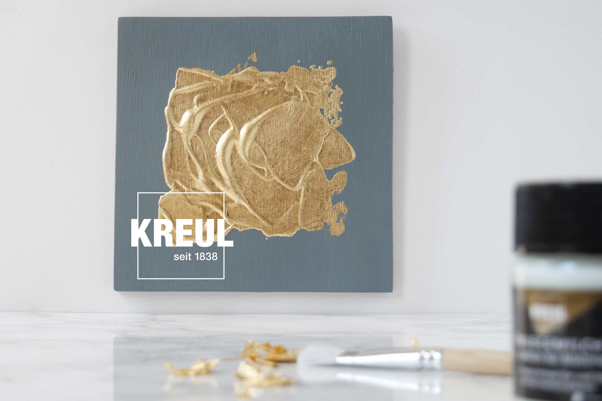 abstraktes Kunstwerk Vergolden mit KREUL Anlegemilch