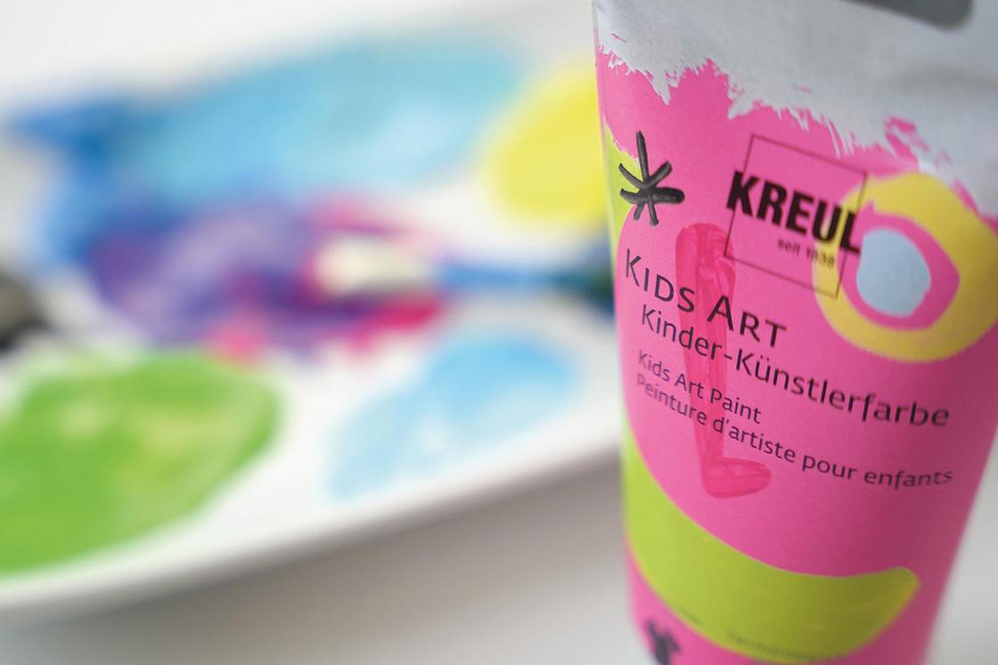 Tube mit KREUL Kinder Künstlerfarbe in Pink