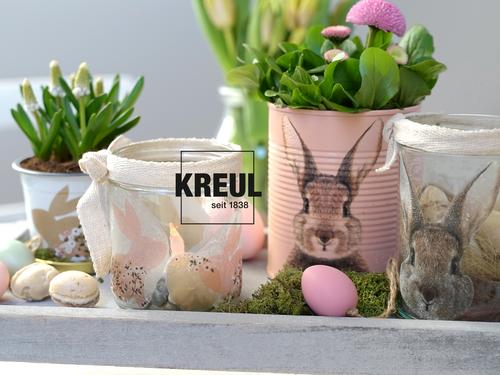 selbst gebastelte Oster-Tischdeko mit Serviettentechnik