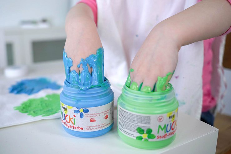 MUCKI Stoff Fingerfarbe 6er Set für Kinder ab 2 Jahren