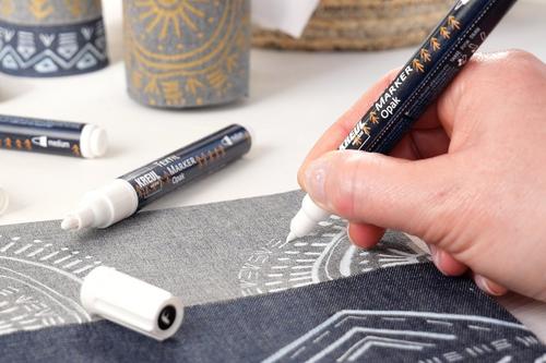 Malen auf dunklem Stoff mit weißem Stoffmalstift KREUL Texttil Marker Opak