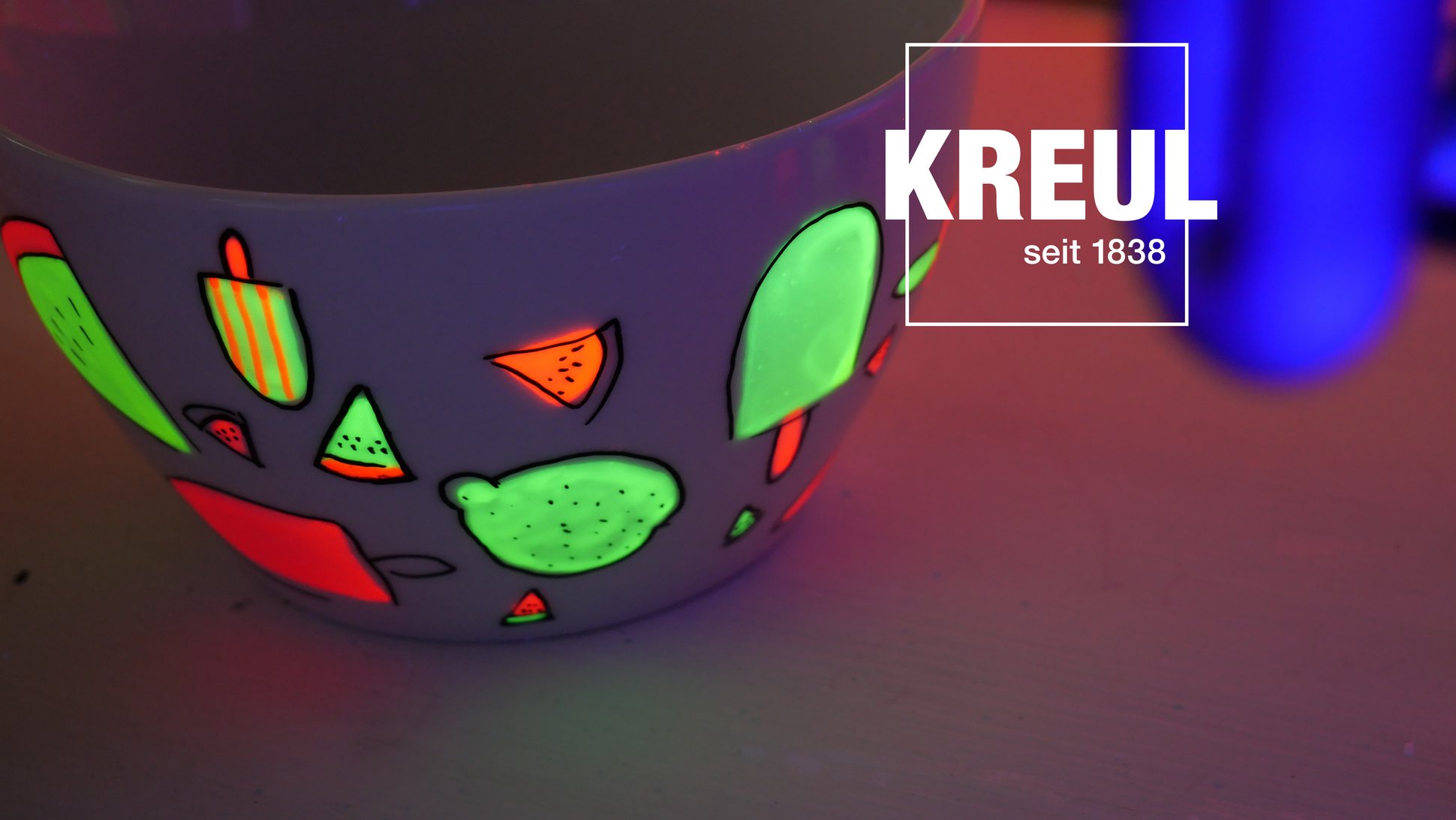 KREUL Porzellan Farbe Schwarzlicht leuchtend KREUL Porzellan Farbe fluoreszierend
