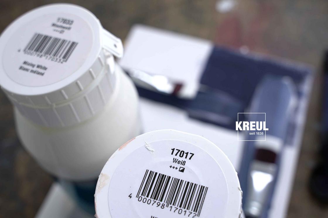 SOLO GOYA Triton Acrylic Weiss und Mischweiss Acrylfarbflaschen