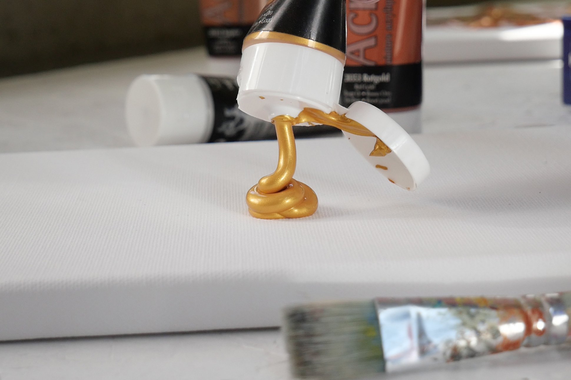 Acrylfarben Gold KREUL Farben für Kunstwerke Künstler KREUL Acrylfarbe Gold aus der Tube