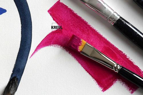 Farbton Magenta mit Pinsel von KREUL Farben