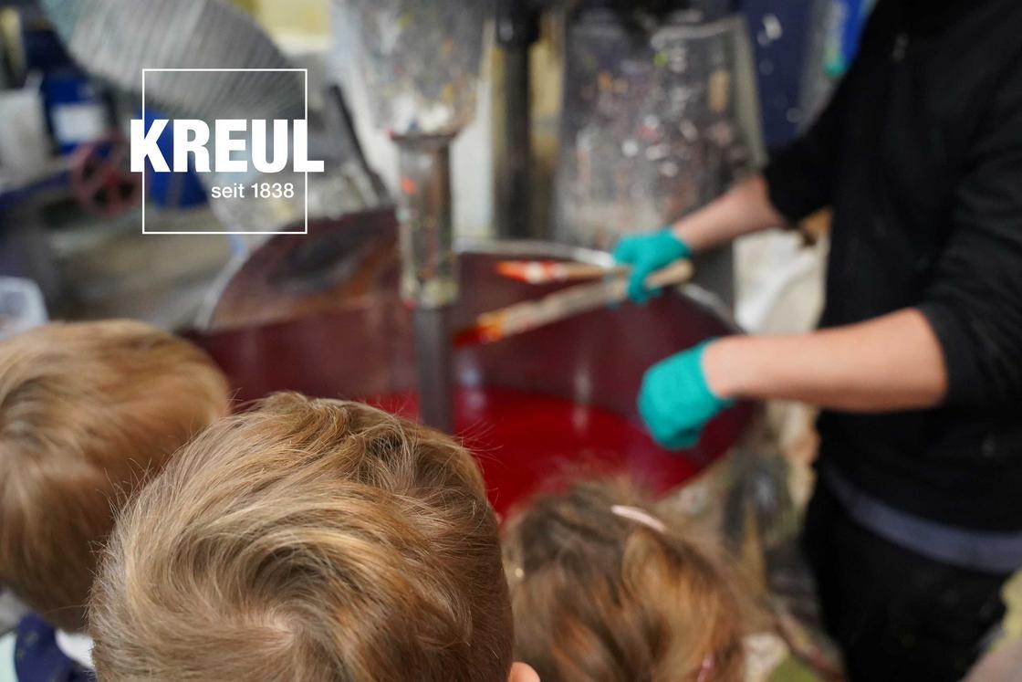 MUCKI Window Color KREUL Farben Produktion Kinder Führung