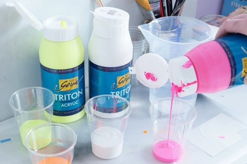 Anwendung von Acrylfarbe SOLO GOYA Triton Acrylic