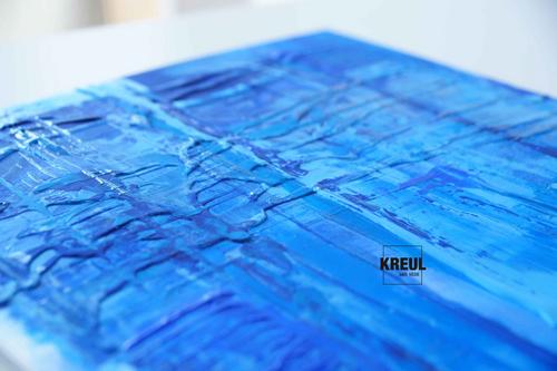 Keilrahmen mit Leinwand und primärblauem Anstrich