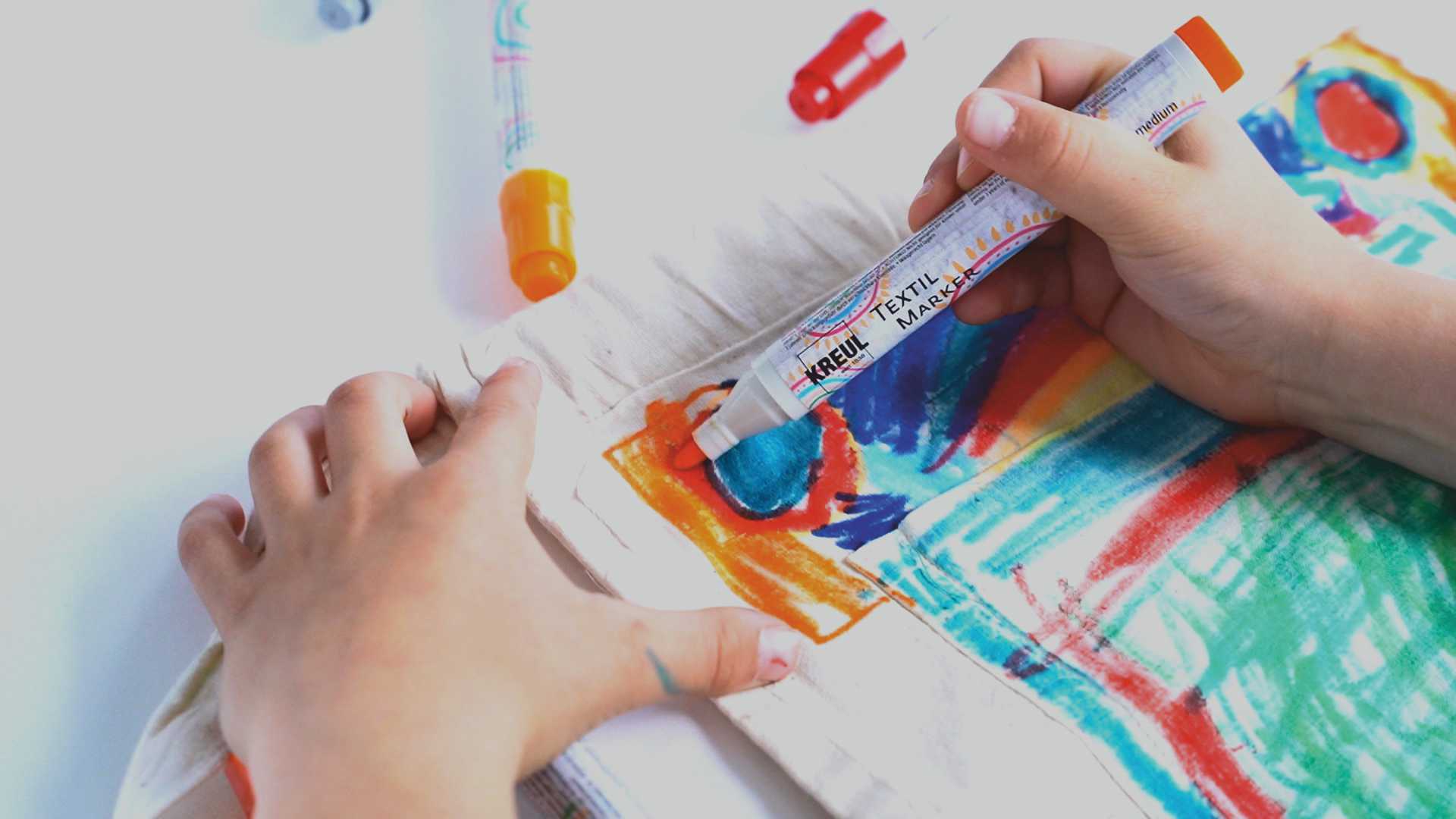 KREUL textil Marker Kinder ohne schütteln Pumpen einfache Anwendung Schule Basteln Stoff malen