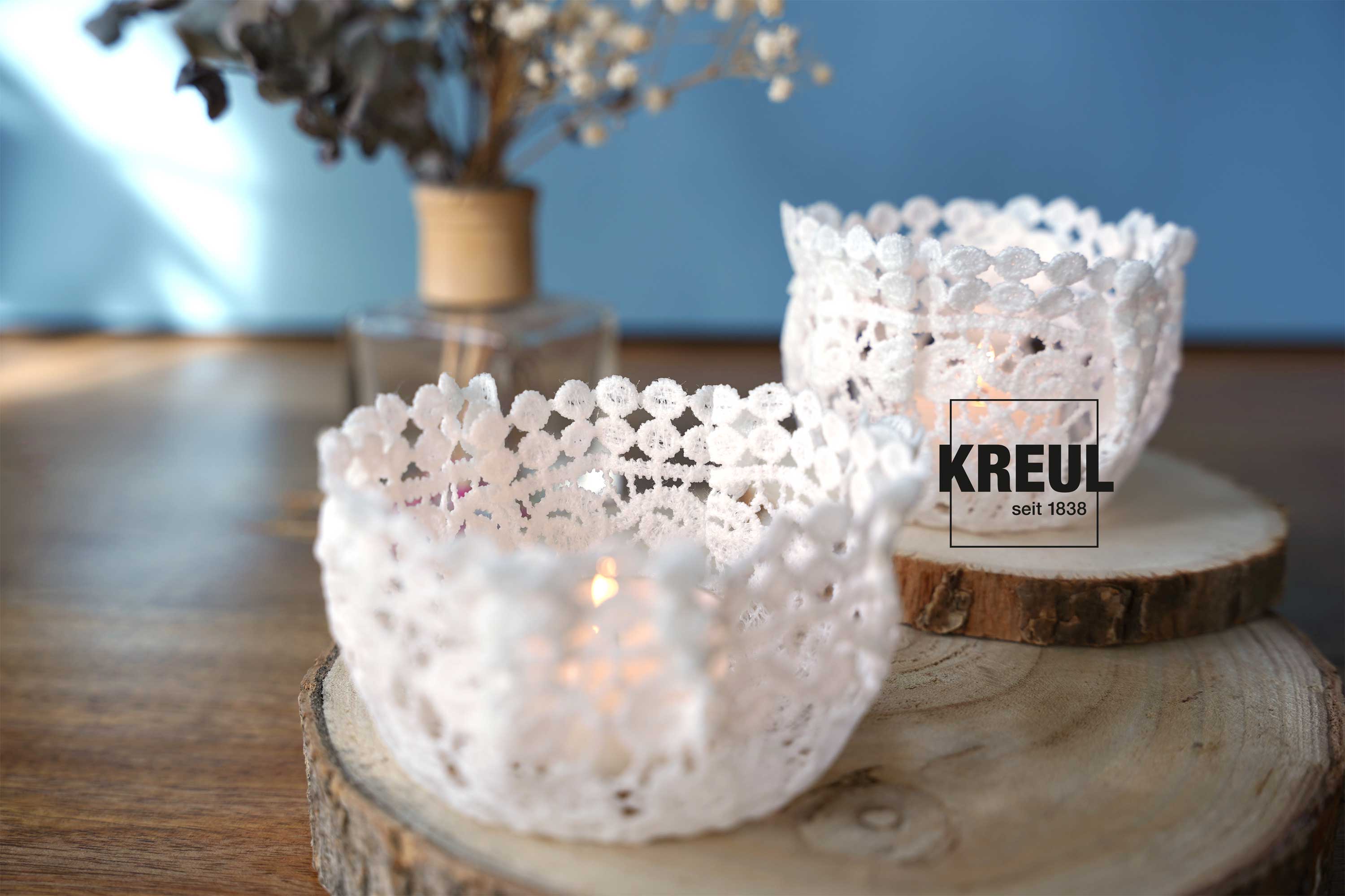 Windlicht aus Spitzen-Decke gebastelt